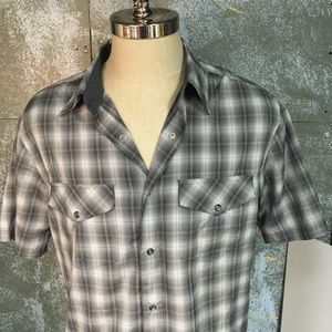 Kuhl short sleeve button down size L